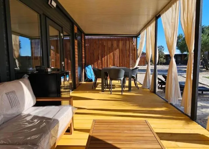 別荘 Standard Two Bedroom Mobile With Terrace And Sea View Br3 *