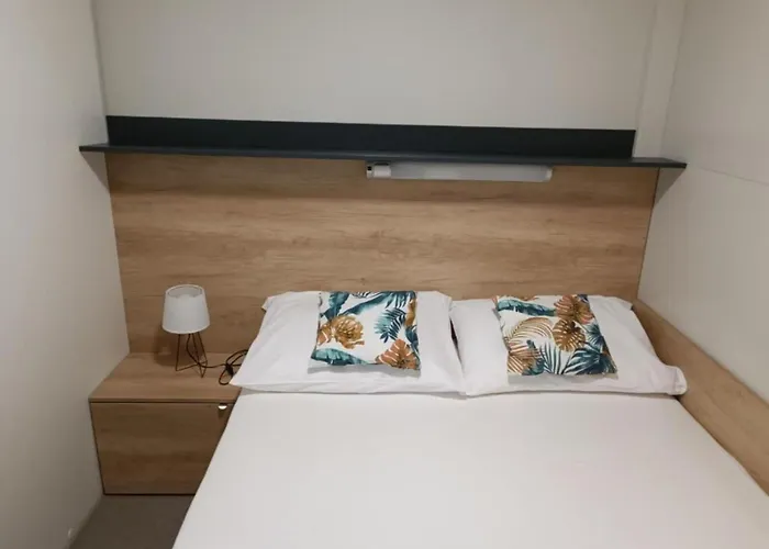 Standard Two Bedroom Mobile With Terrace And Sea View Br3 別荘